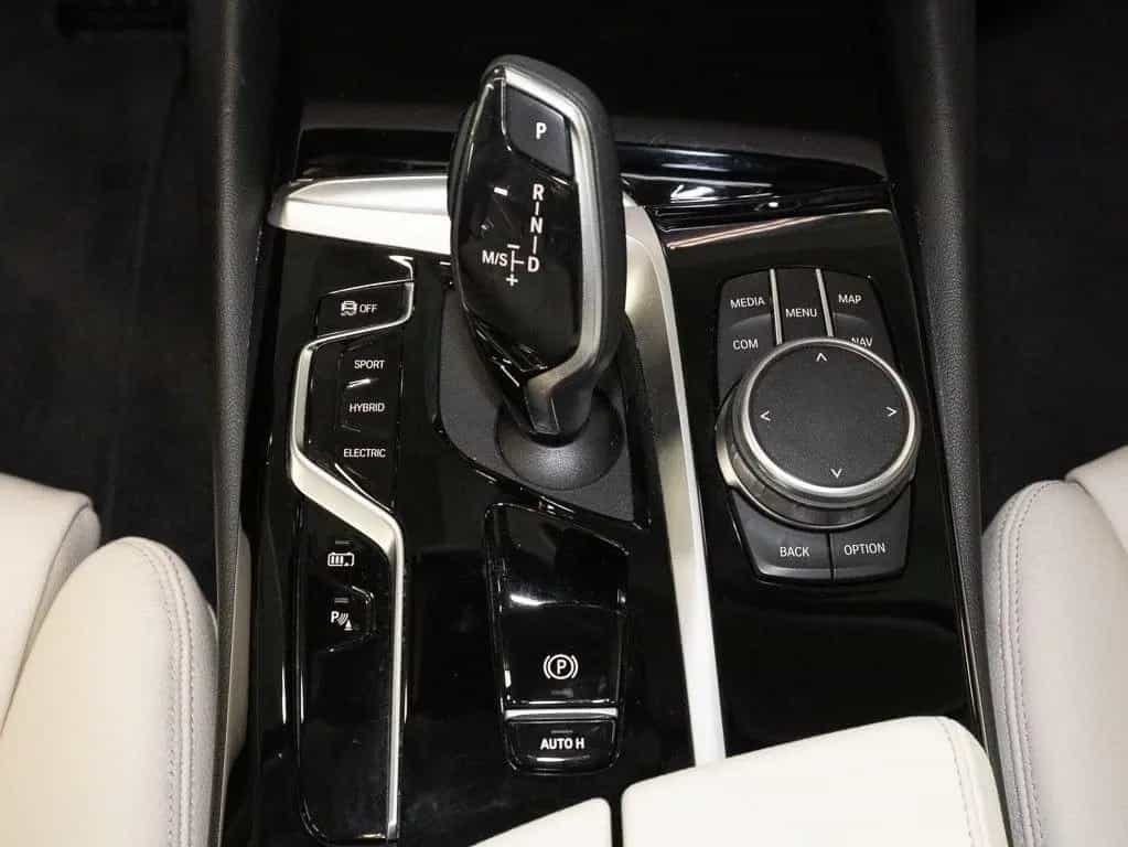 BMW 530 e A HUD PANO ACC RFK NAVI LED PDC V+H DAB LM 06/2022-photo-9