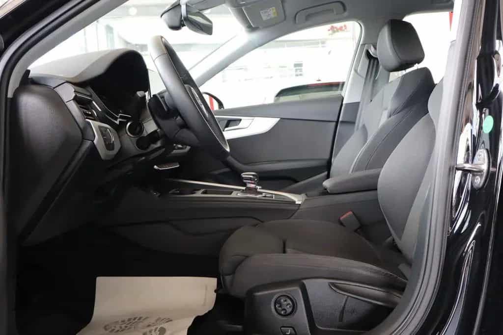 Audi A4 Avant 35 TDI S tronic, PDC,Navi,LED, 1.Hand 03/2023-photo-7