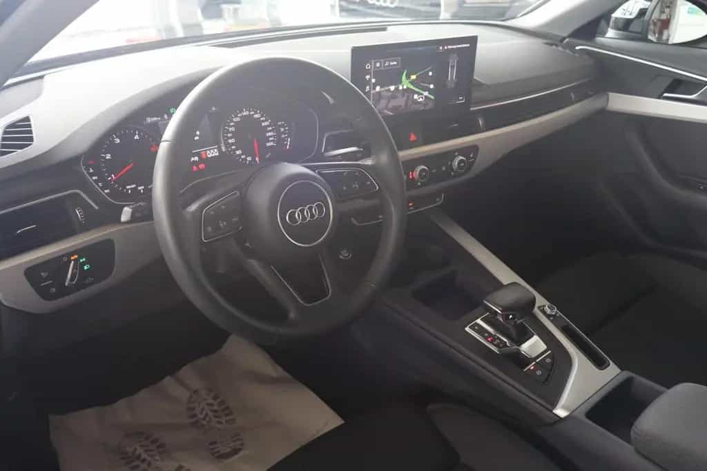 Audi A4 Avant 35 TDI S tronic, PDC,Navi,LED, 1.Hand 02/2023-photo-4
