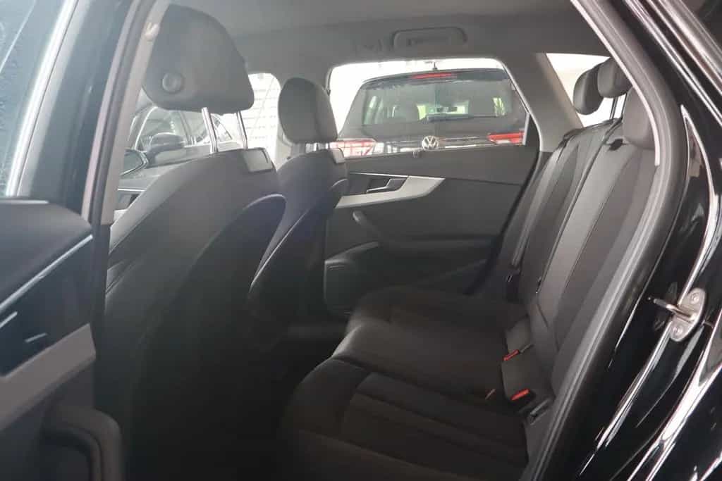 Audi A4 Avant 35 TDI S tronic, PDC,Navi,LED, 1.Hand 02/2023-photo-6