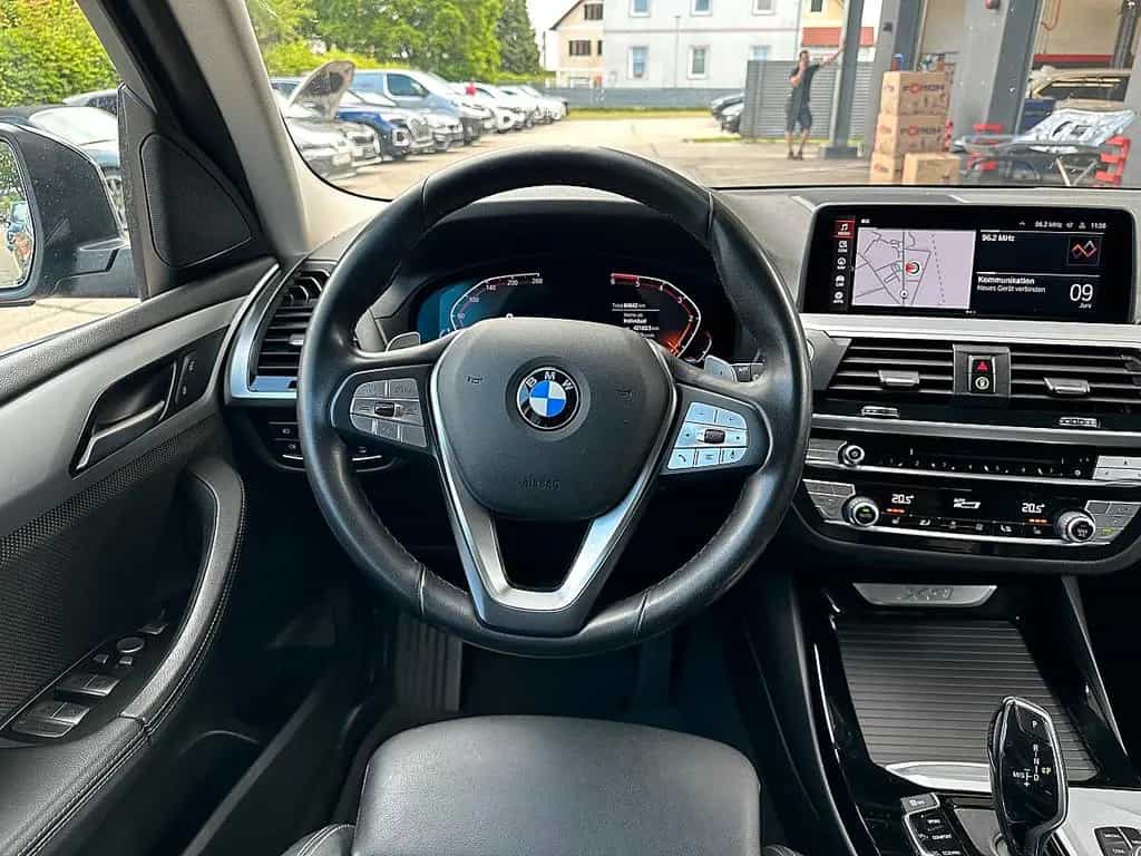 BMW X3 xDrive 20d Aut. Kamera, AHK, Head-Up, SZH 07/2020-photo-17