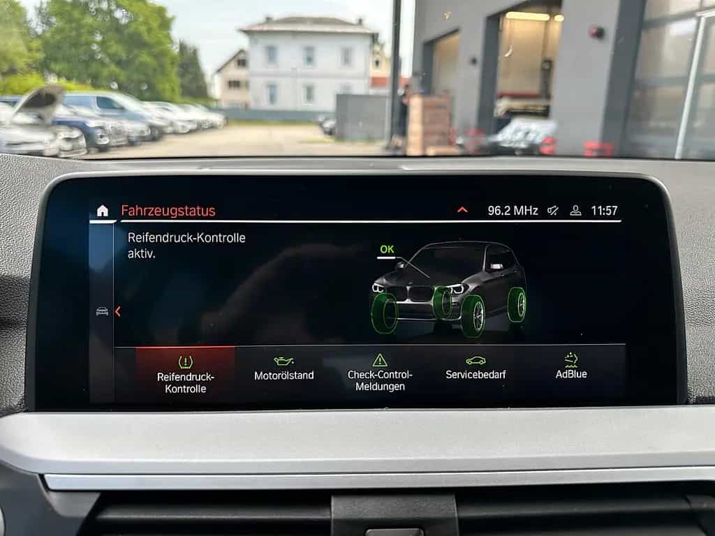 BMW X3 xDrive 20d Aut. Kamera, AHK, Head-Up, SZH 07/2020-photo-31
