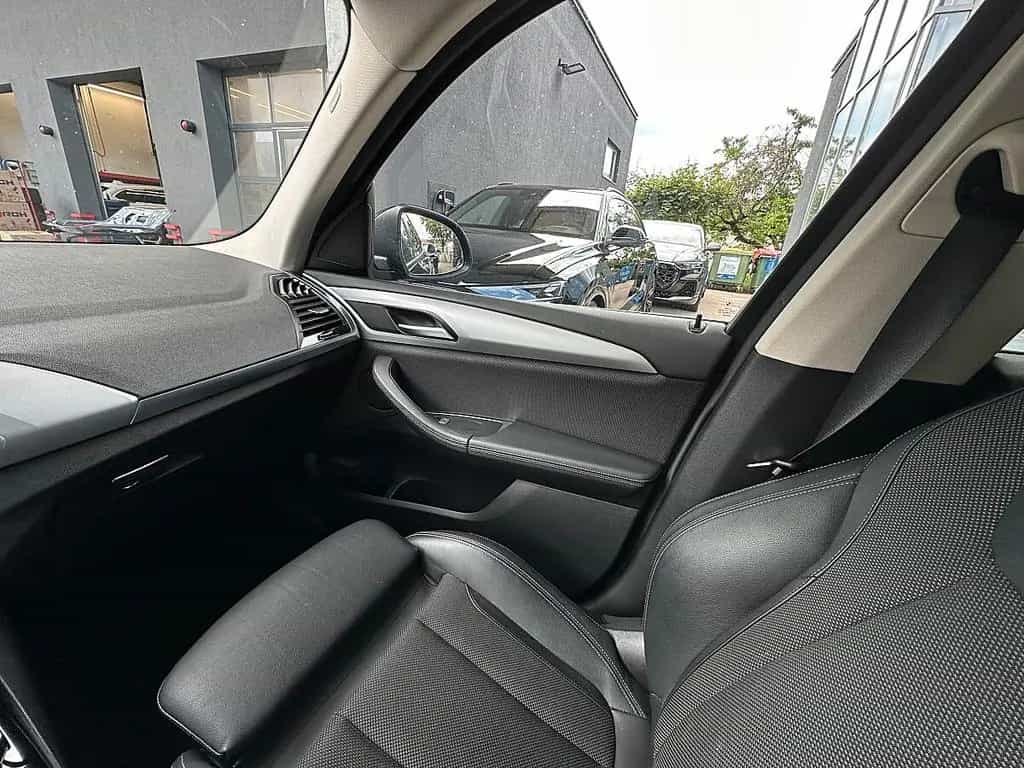 BMW X3 xDrive 20d Aut. Kamera, AHK, Head-Up, SZH 07/2020-photo-33