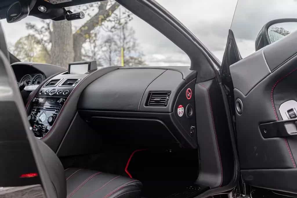 Aston Martin DB9 6.0 Coupe Carbon Black Edition 01/2015-photo-10