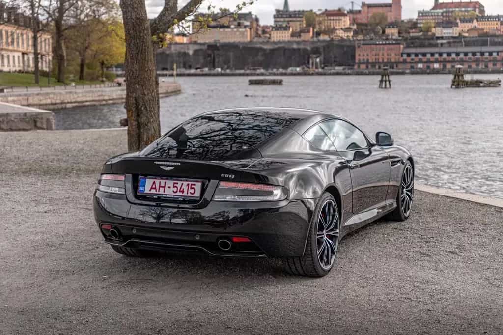 Aston Martin DB9 6.0 Coupe Carbon Black Edition 01/2015-photo-3