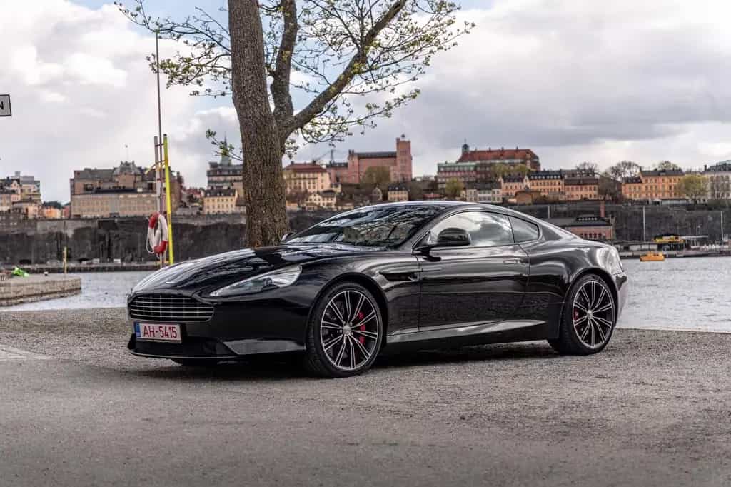 Aston Martin DB9 6.0 Coupe Carbon Black Edition 01/2015-photo-5