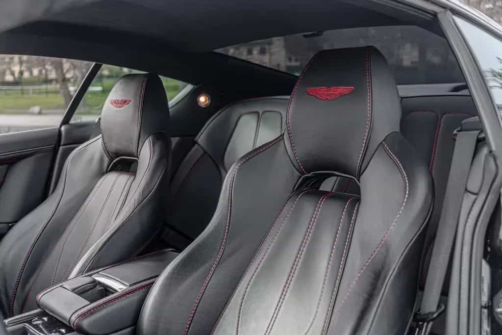 Aston Martin DB9 6.0 Coupe Carbon Black Edition 01/2015-photo-8