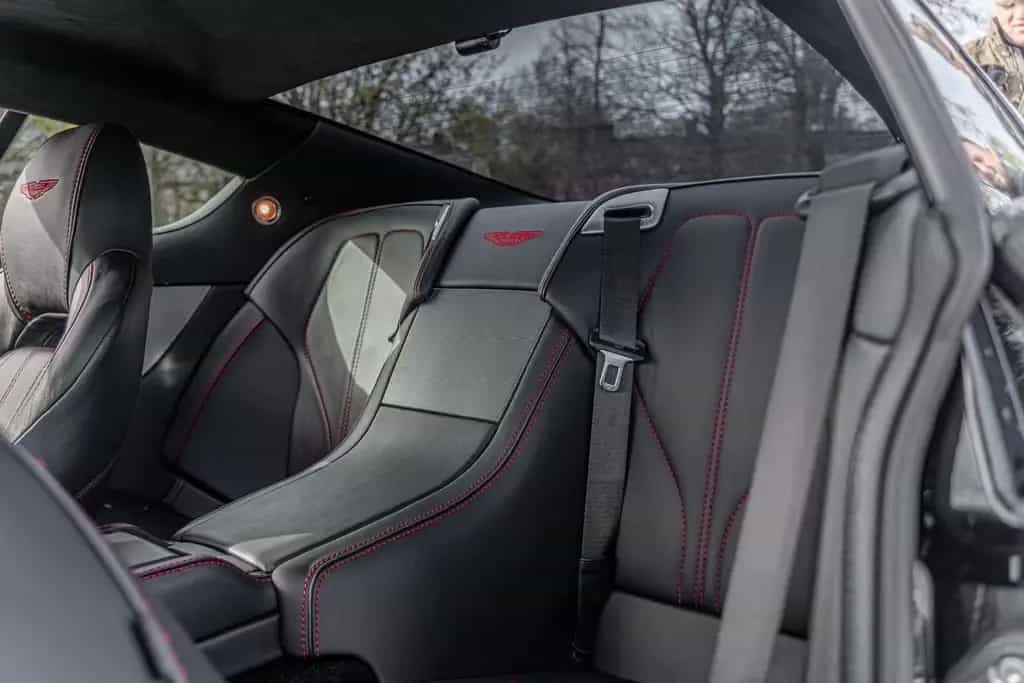Aston Martin DB9 6.0 Coupe Carbon Black Edition 01/2015-photo-9