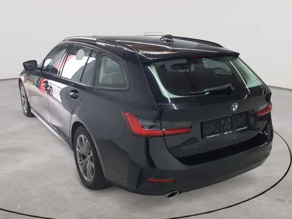 BMW 320 d Touring Aut. Sport Line 05/2021-photo-1