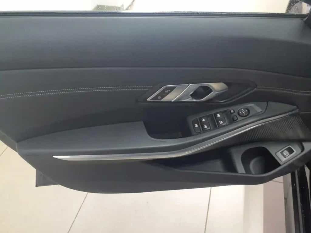 BMW 320 d Touring Aut. Sport Line 05/2021-photo-3
