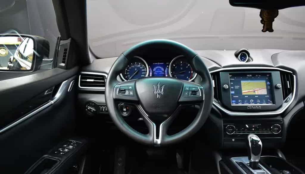 Maserati Ghibli 3.0 V6 DIESEL/AUTOMATIK/8-GANG/BI-XENON 03/2015-photo-12
