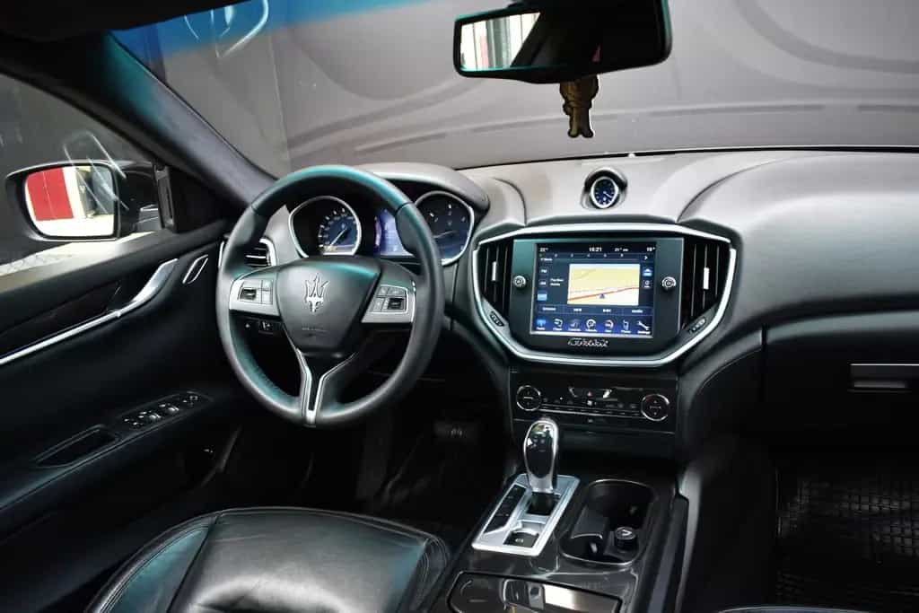 Maserati Ghibli 3.0 V6 DIESEL/AUTOMATIK/8-GANG/BI-XENON 03/2015-photo-18