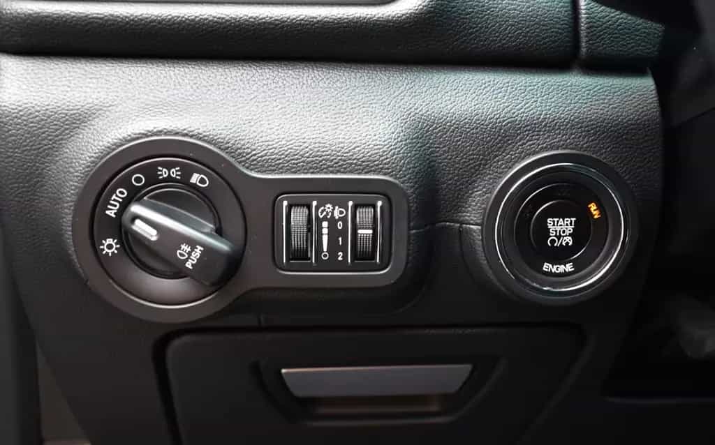Maserati Ghibli 3.0 V6 DIESEL/AUTOMATIK/8-GANG/BI-XENON 03/2015-photo-25