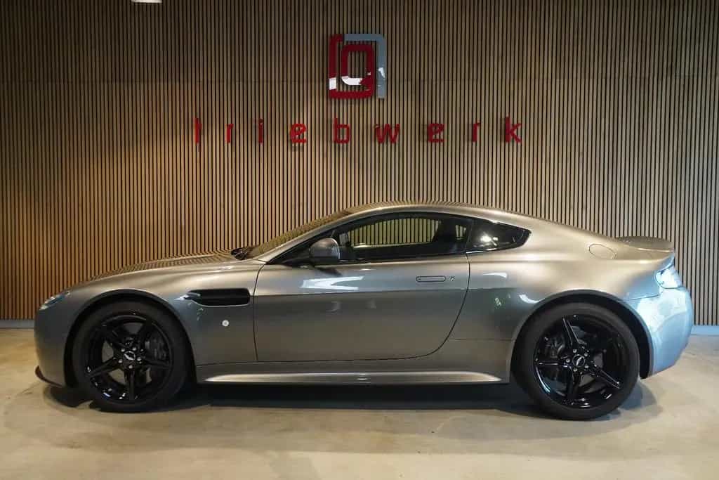 Aston Martin V8 Vantage 4.7 AMR Coupé *1.Hd*U-Frei*One of 200 06/2018-photo-13