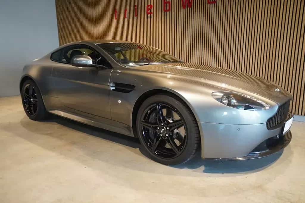 Aston Martin V8 Vantage 4.7 AMR Coupé *1.Hd*U-Frei*One of 200 06/2018-photo-14
