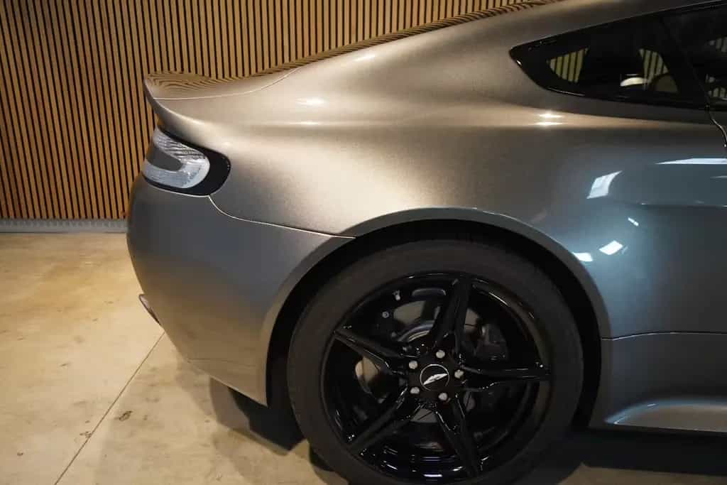 Aston Martin V8 Vantage 4.7 AMR Coupé *1.Hd*U-Frei*One of 200 06/2018-photo-17