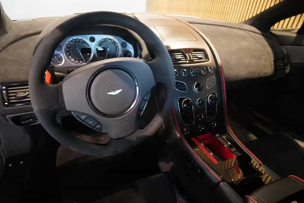 Aston Martin V8 Vantage 4.7 AMR Coupé *1.Hd*U-Frei*One of 200 06/2018-photo-6