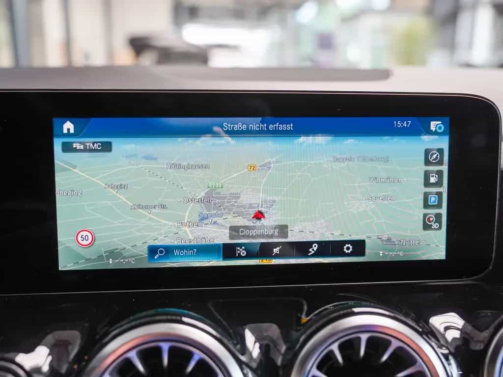 Mercedes-Benz GLA 250 4M Progressive MULTIBEAM AHK Standheizun 07/2021-photo-18