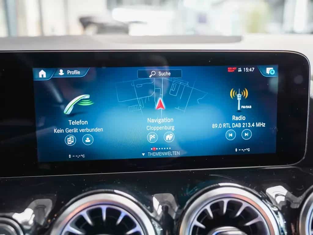 Mercedes-Benz GLA 250 4M Progressive MULTIBEAM AHK Standheizun 07/2021-photo-19