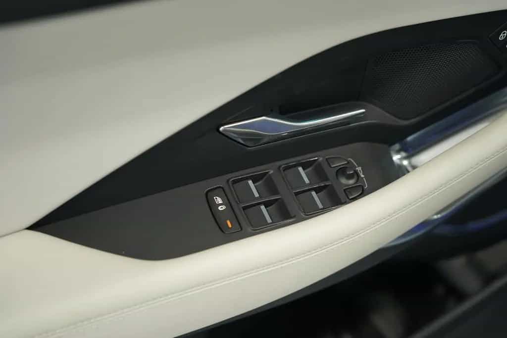 Jaguar E-Pace R-Dynamic HSE AWD *Pano *H-UP *Memory 04/2018-photo-27