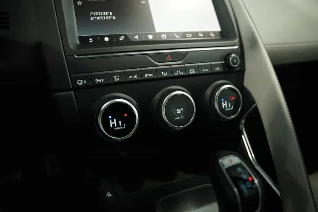 Jaguar E-Pace R-Dynamic HSE AWD *Pano *H-UP *Memory 04/2018-photo-33