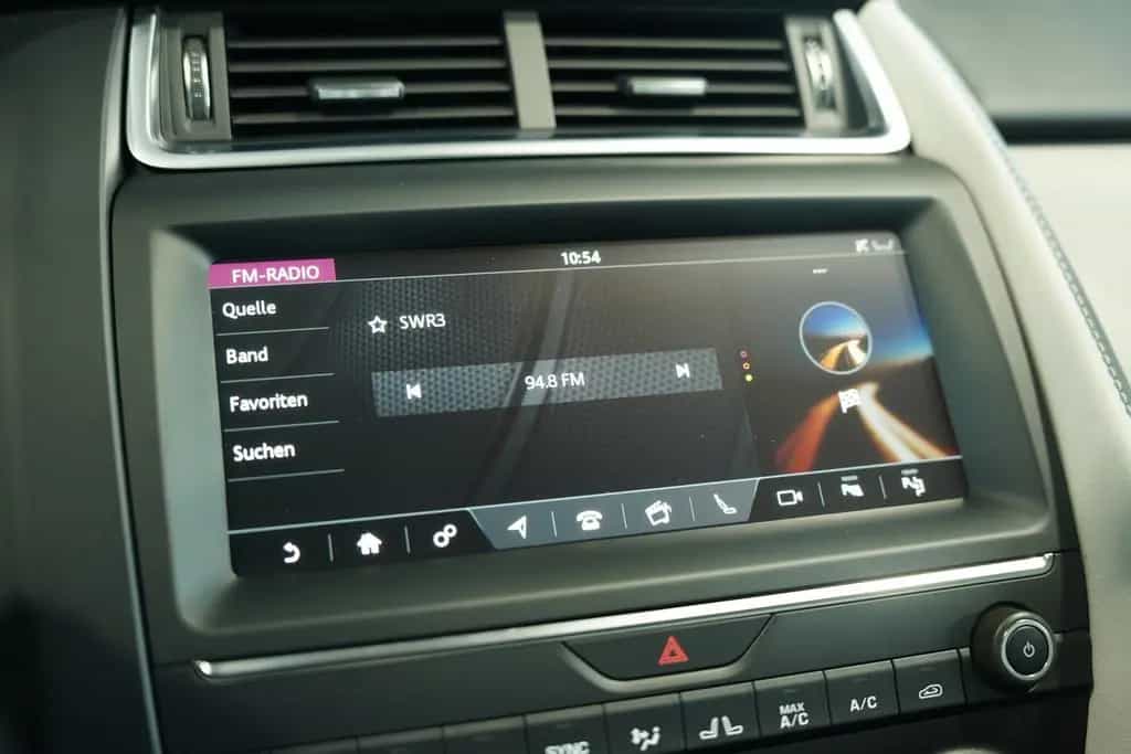 Jaguar E-Pace R-Dynamic HSE AWD *Pano *H-UP *Memory 04/2018-photo-35