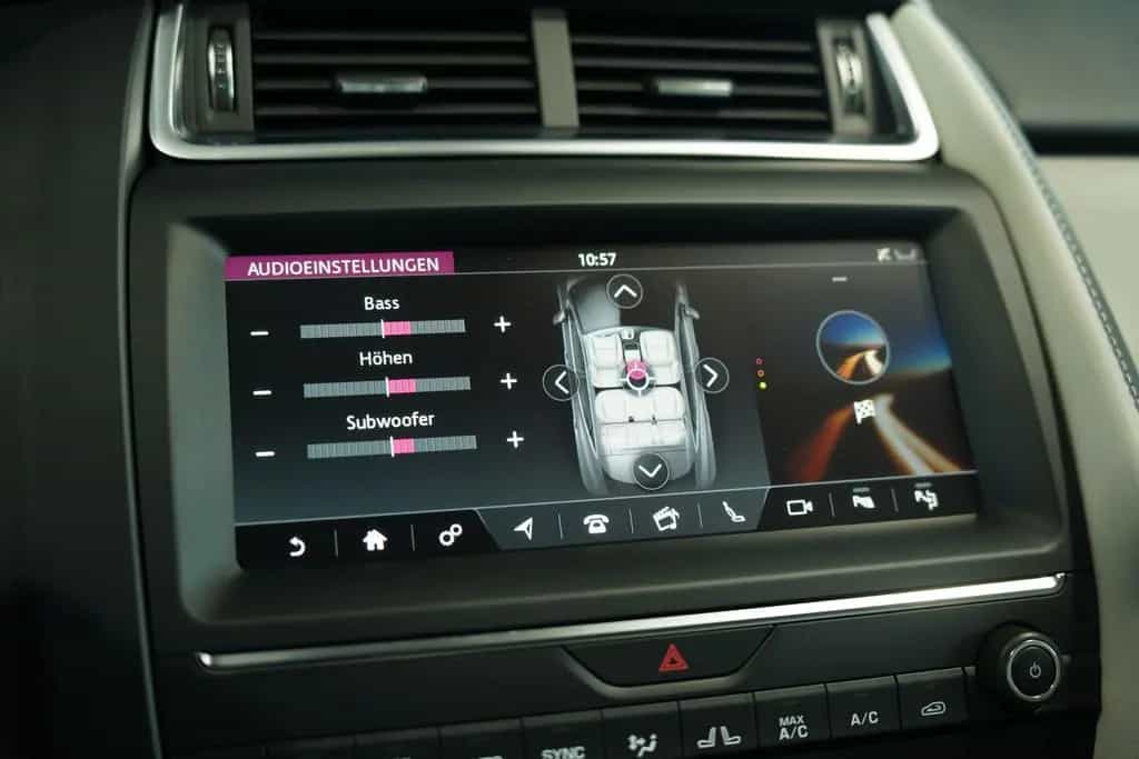 Jaguar E-Pace R-Dynamic HSE AWD *Pano *H-UP *Memory 04/2018-photo-38