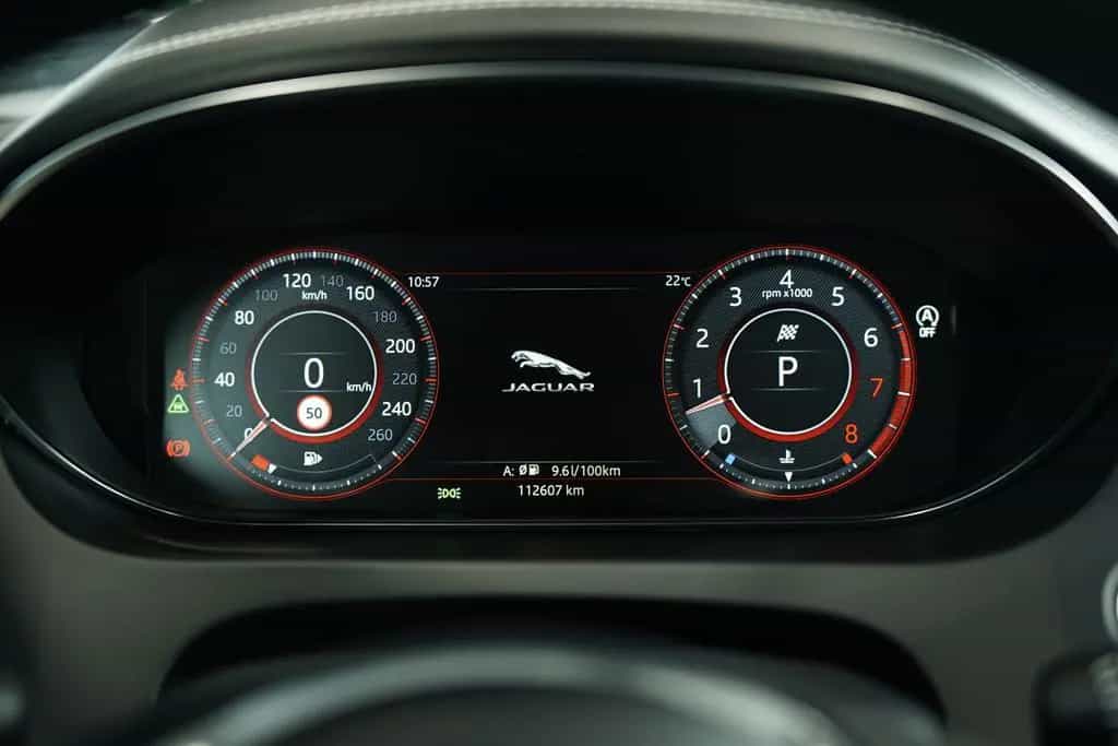 Jaguar E-Pace R-Dynamic HSE AWD *Pano *H-UP *Memory 04/2018-photo-39