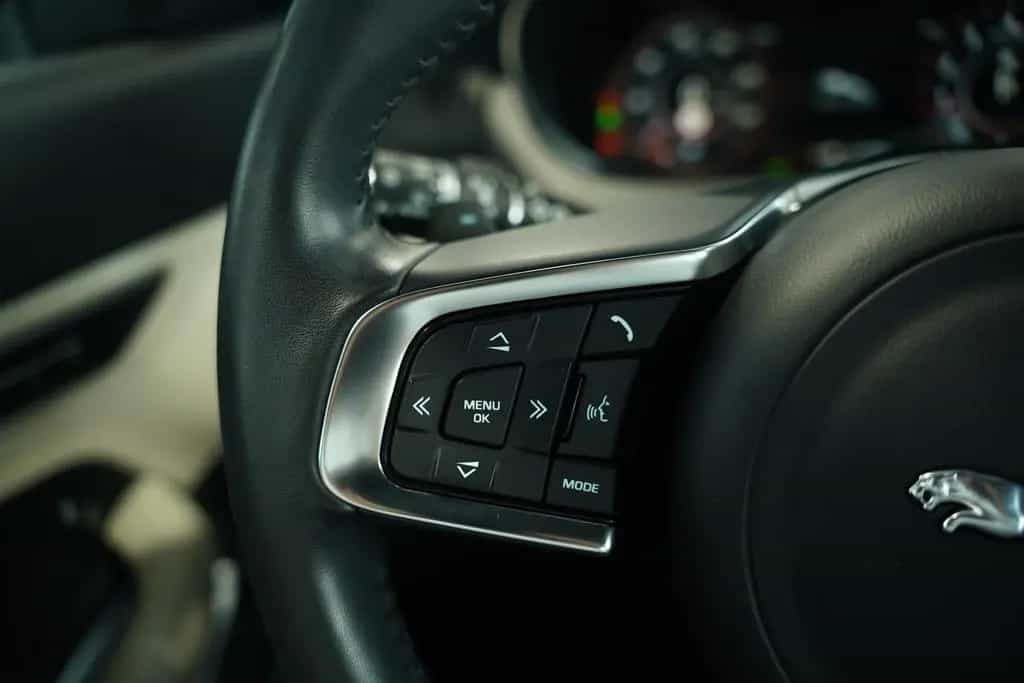 Jaguar E-Pace R-Dynamic HSE AWD *Pano *H-UP *Memory 04/2018-photo-41
