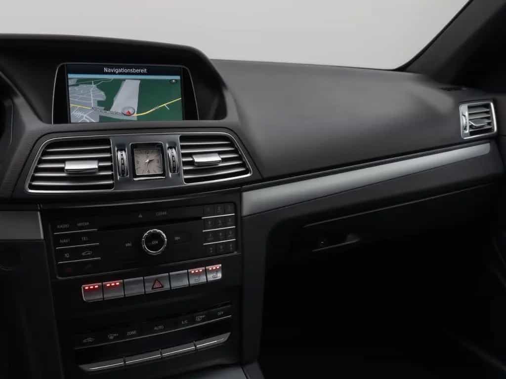 Mercedes-Benz E 200 Cabrio LED Sitzhzg Navi PDC Tempomat Leder 04/2015-photo-20