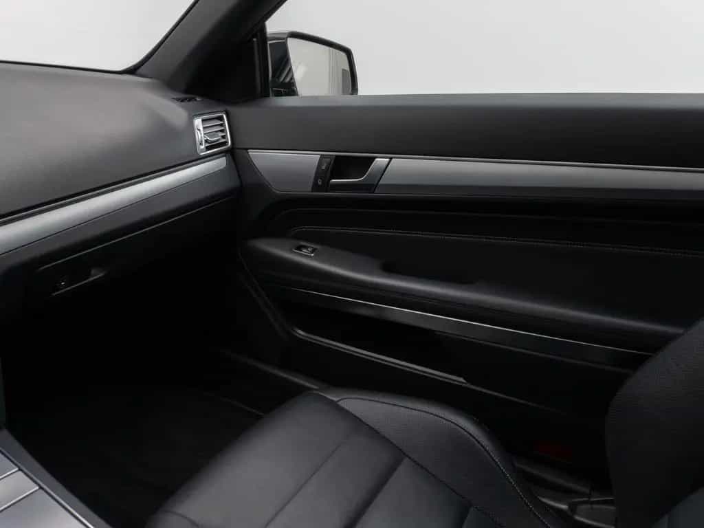 Mercedes-Benz E 200 Cabrio LED Sitzhzg Navi PDC Tempomat Leder 04/2015-photo-26