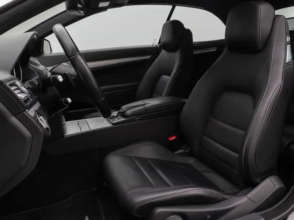 Mercedes-Benz E 200 Cabrio LED Sitzhzg Navi PDC Tempomat Leder 04/2015-photo-29