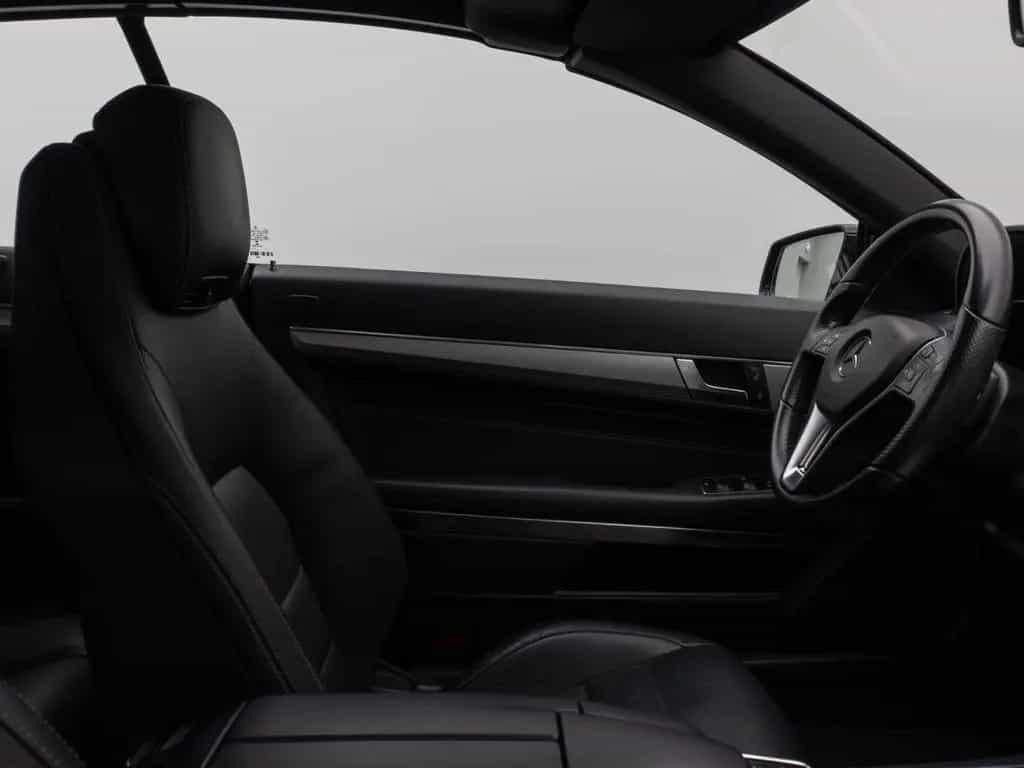 Mercedes-Benz E 200 Cabrio LED Sitzhzg Navi PDC Tempomat Leder 04/2015-photo-31