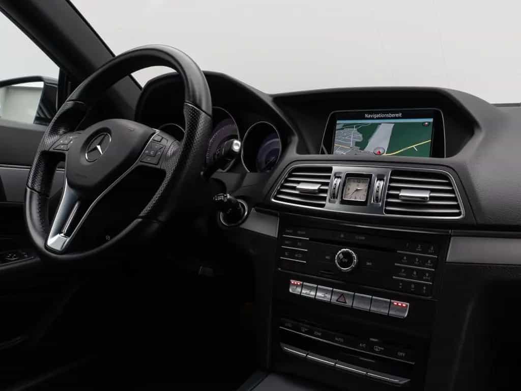 Mercedes-Benz E 200 Cabrio LED Sitzhzg Navi PDC Tempomat Leder 04/2015-photo-32