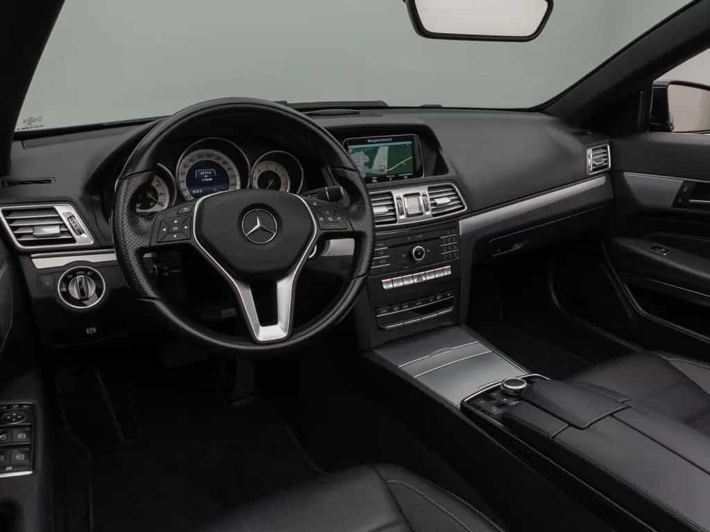 Mercedes-Benz E 200 Cabrio LED Sitzhzg Navi PDC Tempomat Leder 04/2015-photo-33