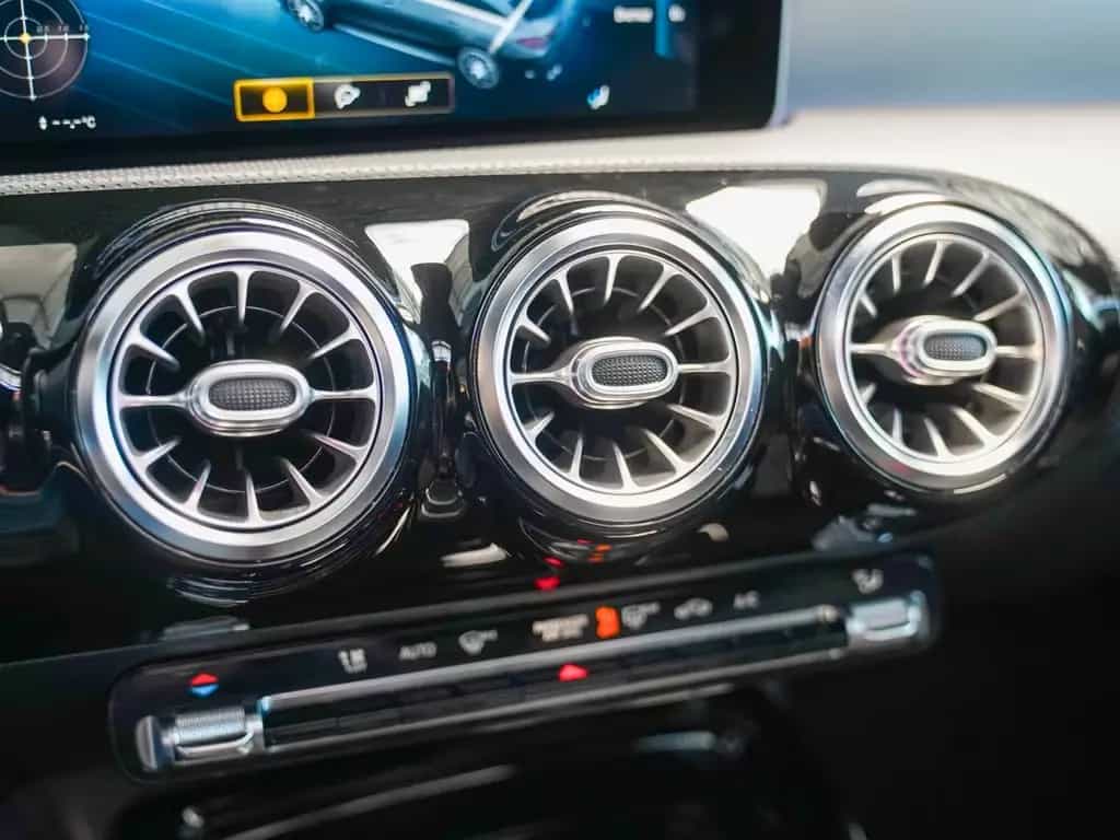 Mercedes-Benz CLA 45 AMG Shooting Brake CLA 45 AMG 4M+ SB Night Burmester Fahrassistenz 01/2020-photo-24
