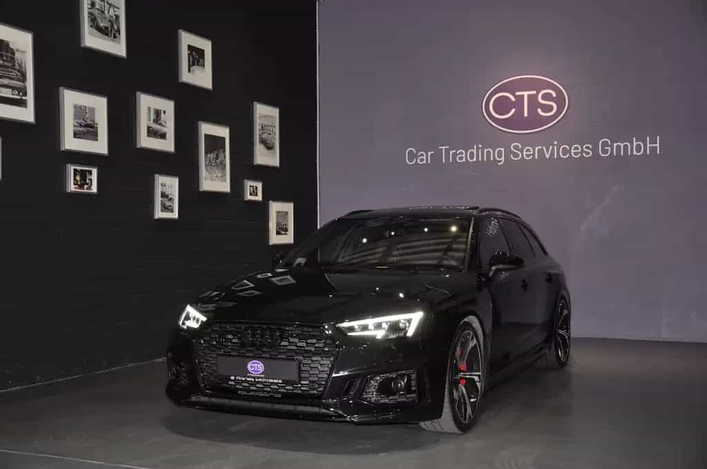 Audi RS4 Avant 2.9 TFSI quattro/PANO/CARBON/B&O/2HAND 09/2019-photo-1