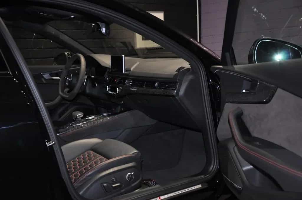 Audi RS4 Avant 2.9 TFSI quattro/PANO/CARBON/B&O/2HAND 09/2019-photo-28