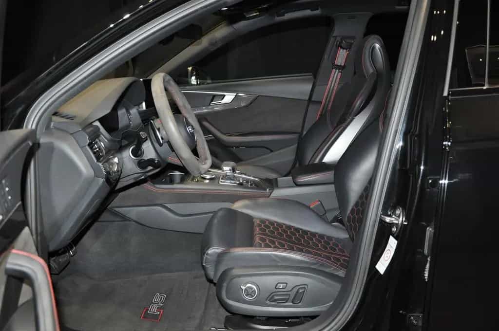 Audi RS4 Avant 2.9 TFSI quattro/PANO/CARBON/B&O/2HAND 09/2019-photo-36