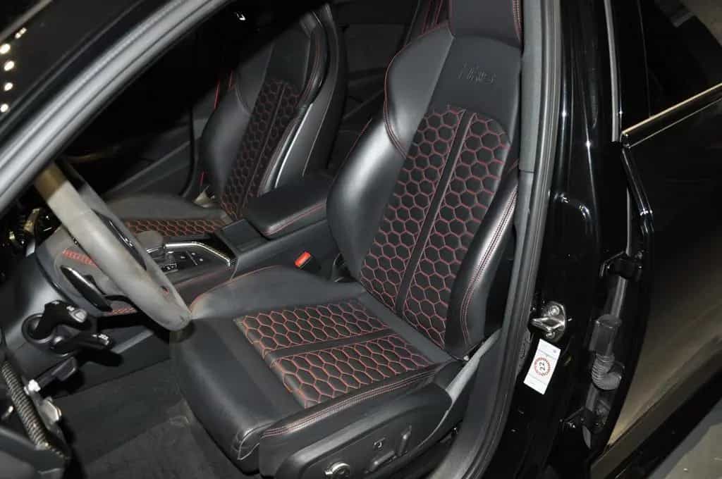 Audi RS4 Avant 2.9 TFSI quattro/PANO/CARBON/B&O/2HAND 09/2019-photo-37
