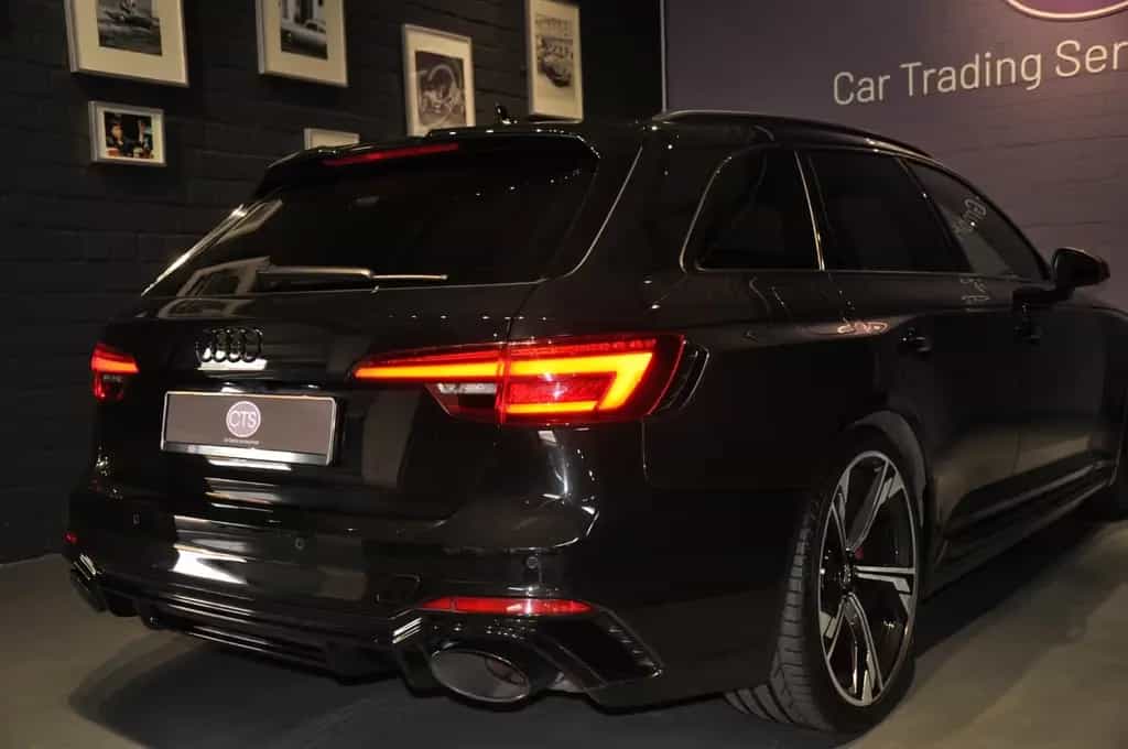 Audi RS4 Avant 2.9 TFSI quattro/PANO/CARBON/B&O/2HAND 09/2019-photo-8