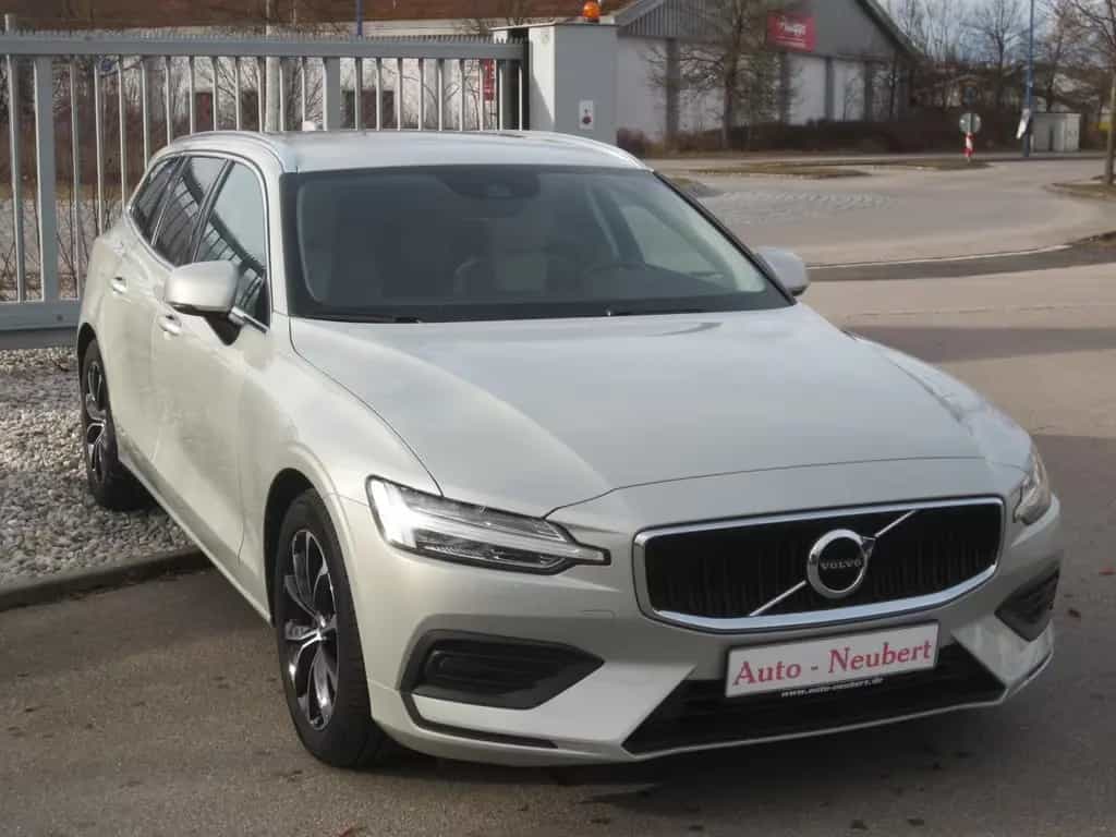 Volvo V60 D4 Momentum 04/2019-photo-1
