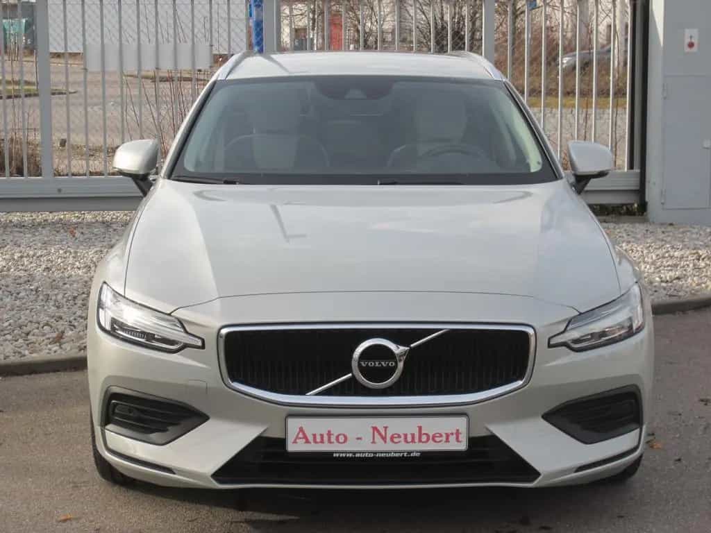 Volvo V60 D4 Momentum 04/2019-photo-11