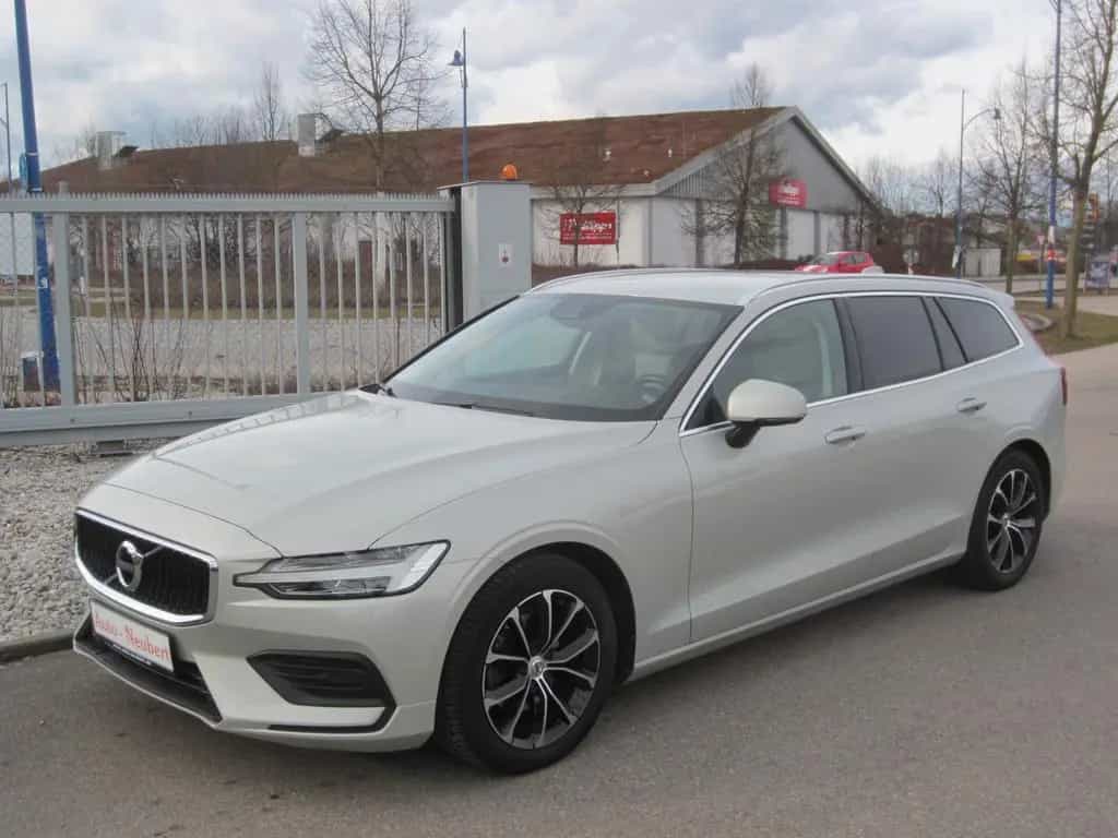 Volvo V60 D4 Momentum 04/2019-photo-16