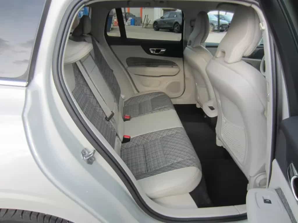 Volvo V60 D4 Momentum 04/2019-photo-6