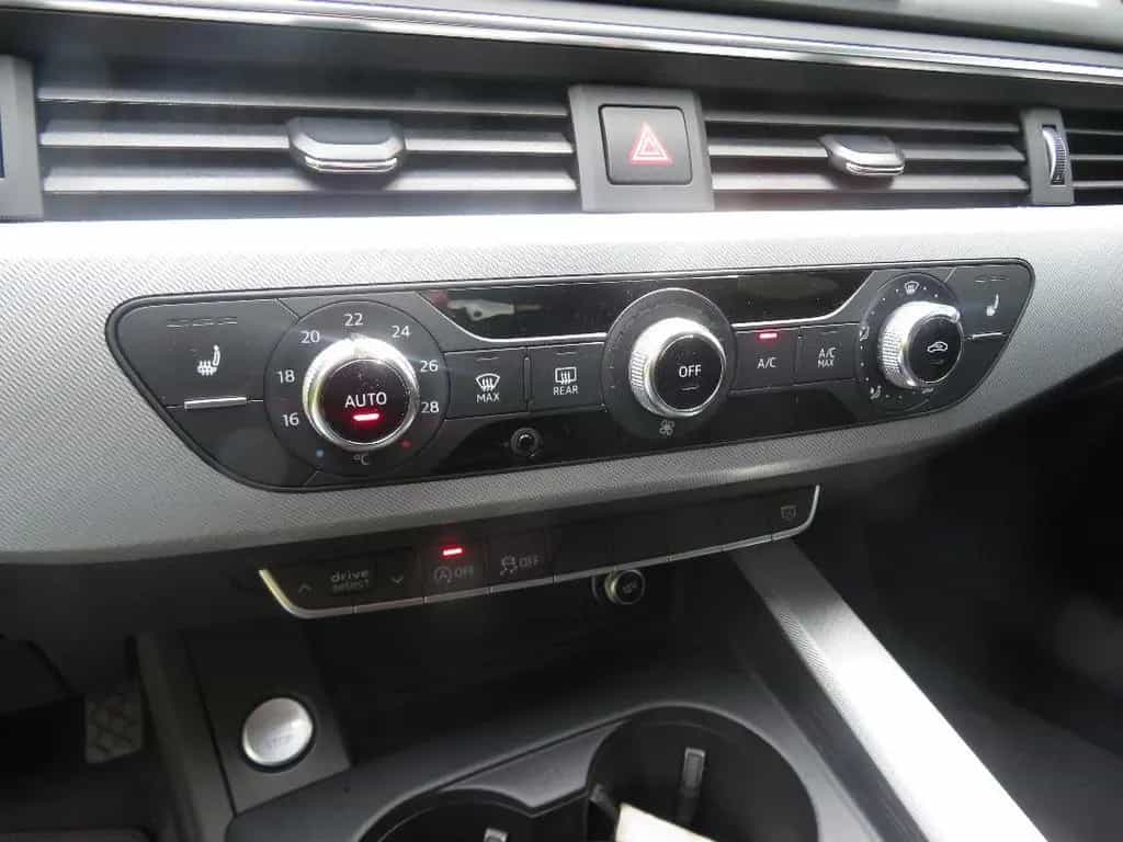 Audi A4 Avant Sport 40TDI S-Tronic 06/2019-photo-16