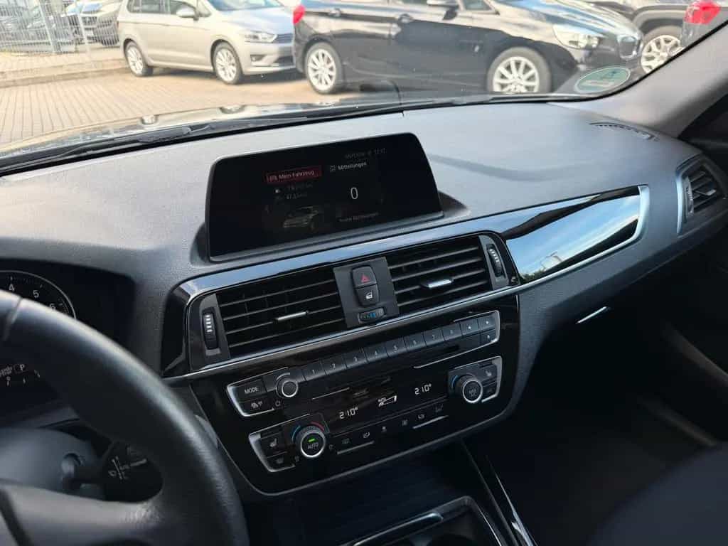 BMW 118 i Advantage*Bluetooth*Scheinwerfer LED* 10/2017-photo-15