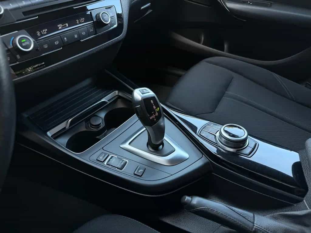 BMW 118 i Advantage*Bluetooth*Scheinwerfer LED* 10/2017-photo-16