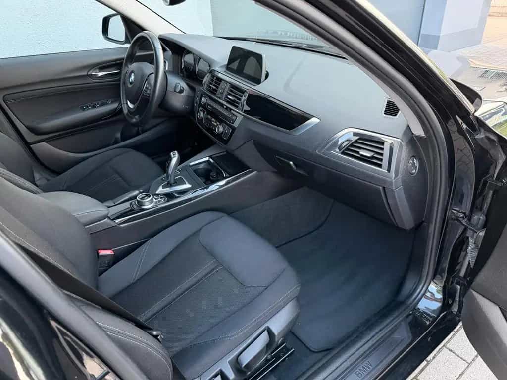 BMW 118 i Advantage*Bluetooth*Scheinwerfer LED* 10/2017-photo-8