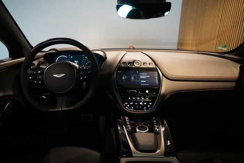 Aston Martin DBX 4.0 V8*U-Frei*BRD**Racing Green**23 Zoll* 09/2022-photo-6